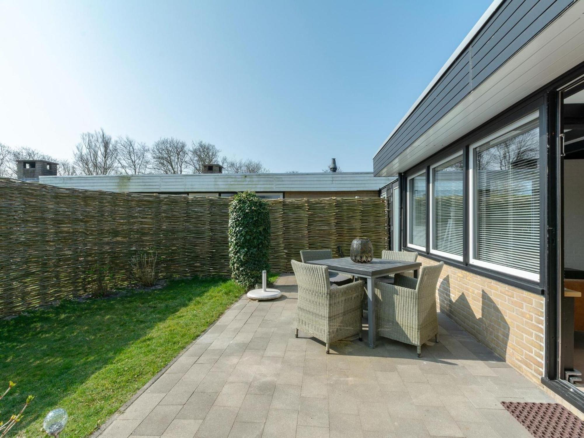 Attractive Bungalow With Modern Furnishings Villa Sint Maartensvlotbrug Exterior photo