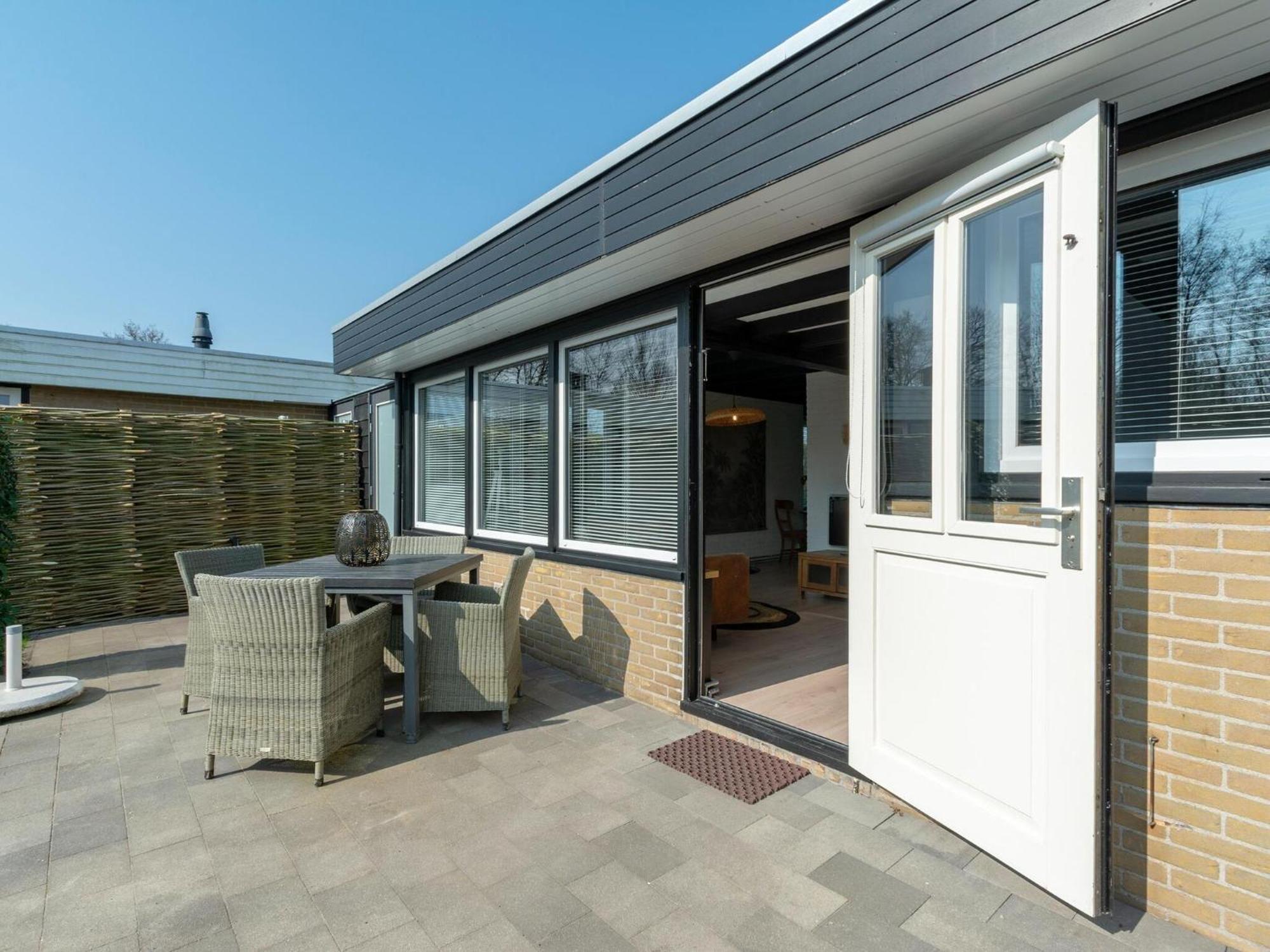 Attractive Bungalow With Modern Furnishings Villa Sint Maartensvlotbrug Exterior photo