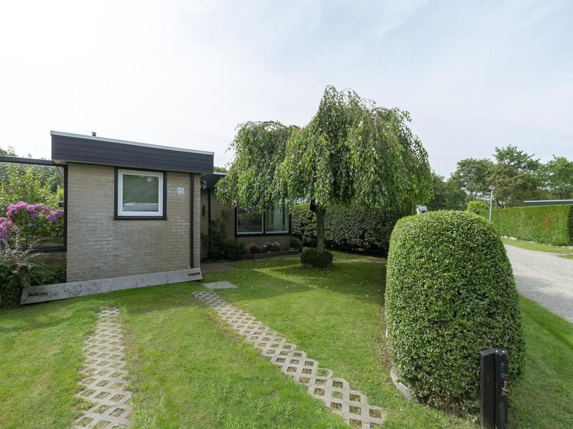 Attractive Bungalow With Modern Furnishings Villa Sint Maartensvlotbrug Exterior photo